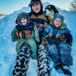 Meet your Posher, Devin